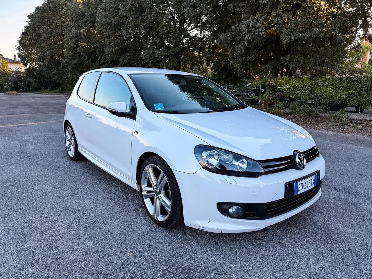 Volkswagen Golf 1.6 TDI DPF 3p. Highline
