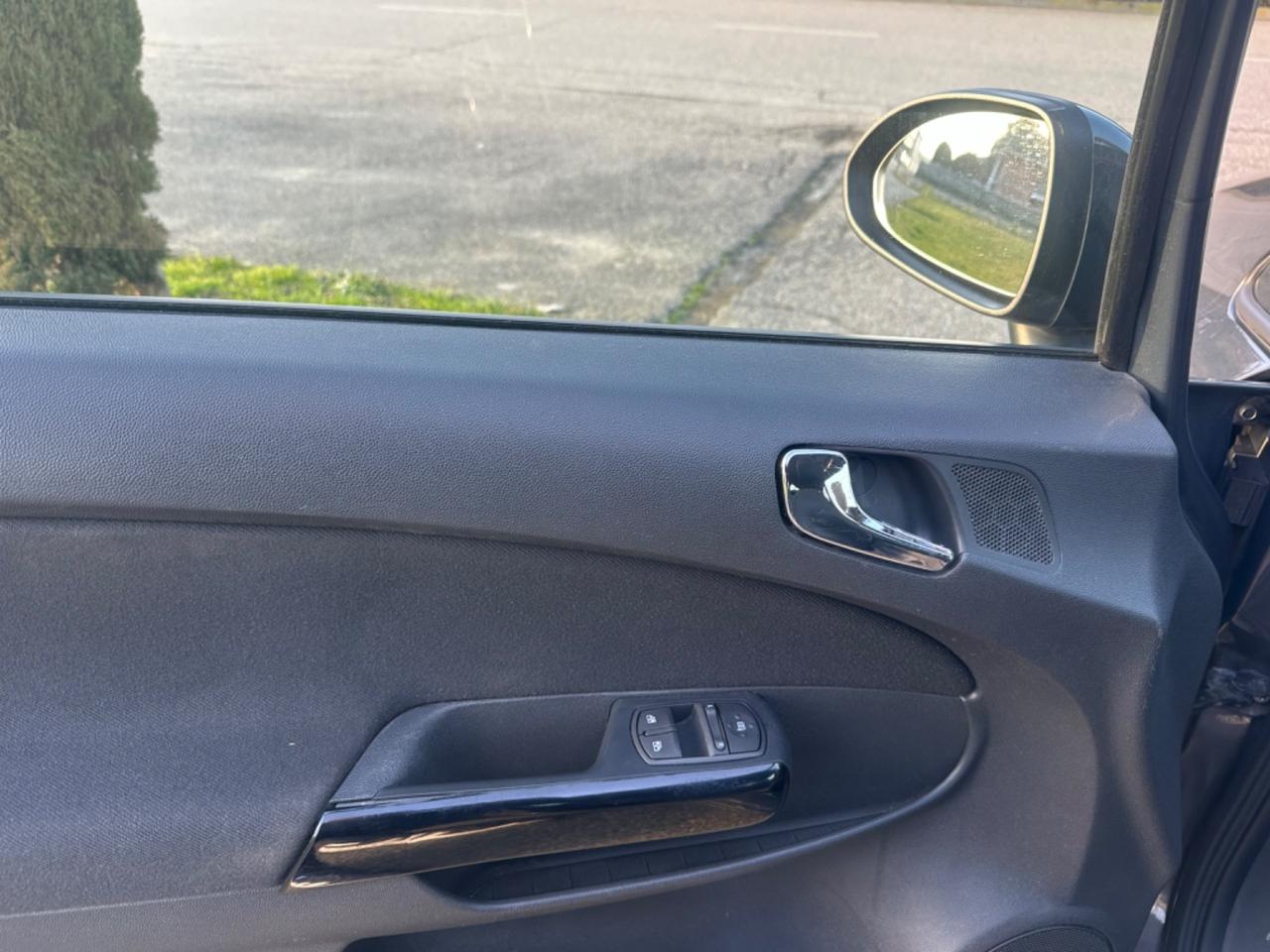 Opel Corsa 1.2 85CV 3 porte GPL-TECH b-color