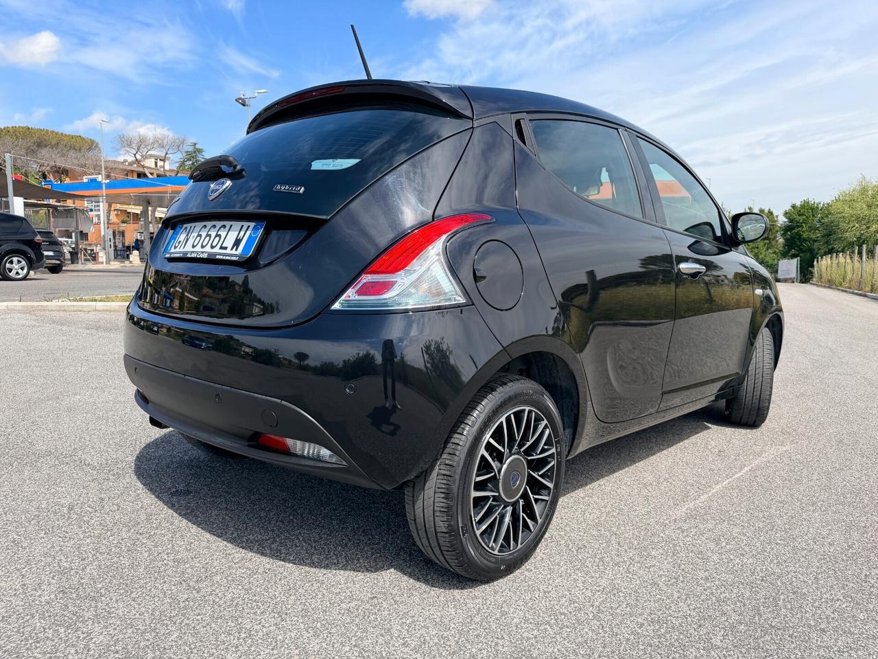 Lancia Ypsilon 1.0 FireFly 5 porte S&S Hybrid Gold