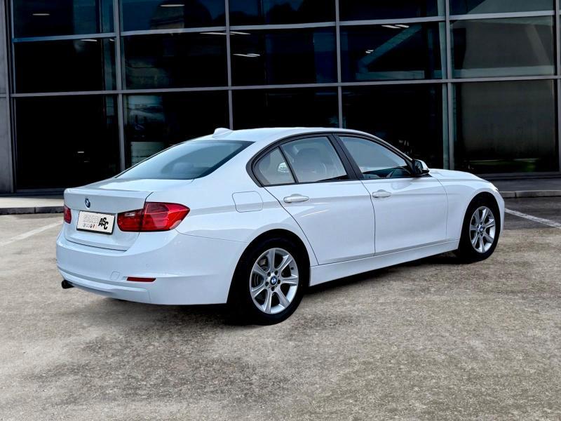 BMW Serie 3 Berlina 2.0 DIESEL 116 CV ADATTA A NEOPATENTATI