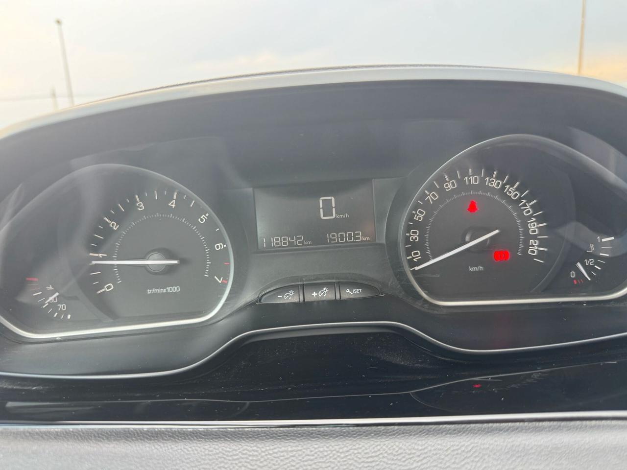 Peugeot 208 PureTech 82 5 porte Allure 2018