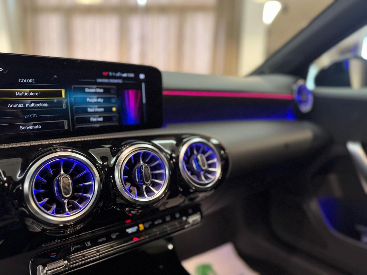 MERCEDES-BENZ A 250 Automatic Premium UniPro Mbux Ambient Light