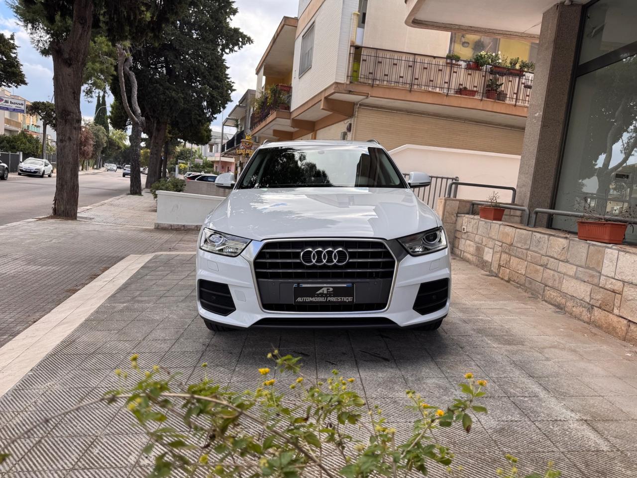 Audi Q3 2.0 TDI 150 CV Business