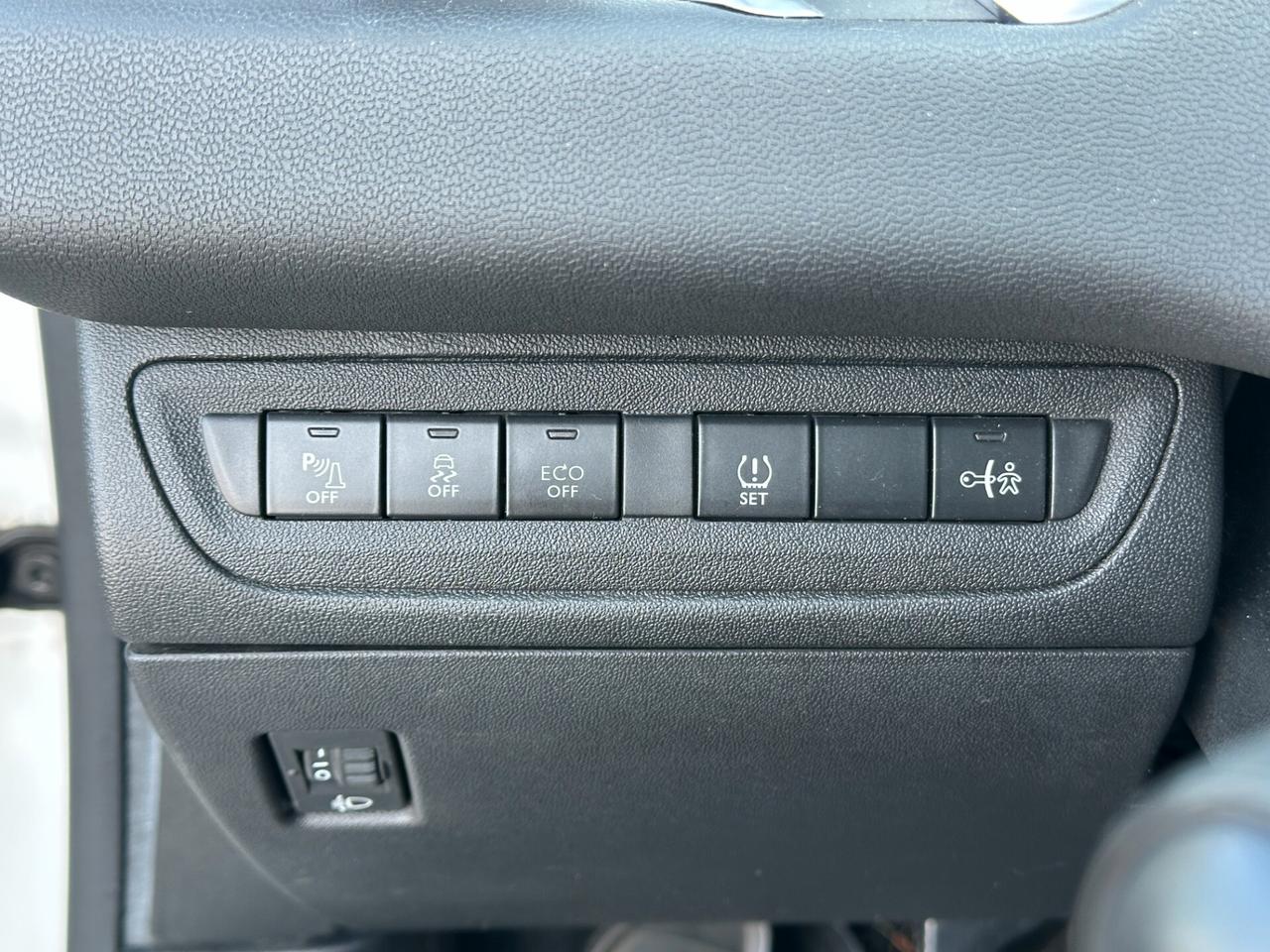 Peugeot 208 1.6 e-HDi 92 CV Stop&Start 5 porte Allure