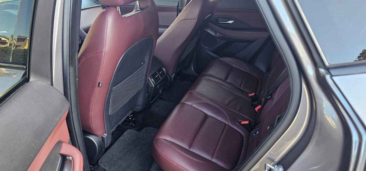 Jaguar E-Pace 2.0D I4 163 CV R-Dynamic SE