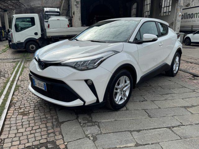 TOYOTA C-HR 1.8 Hybrid E-CVT Business