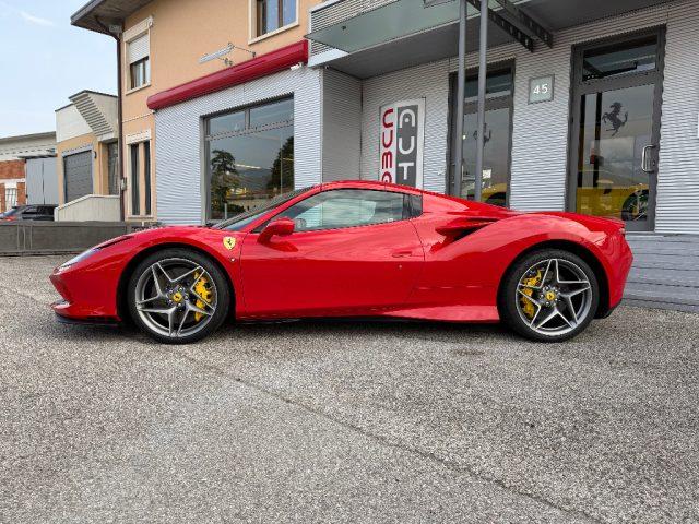 FERRARI F8 Spider