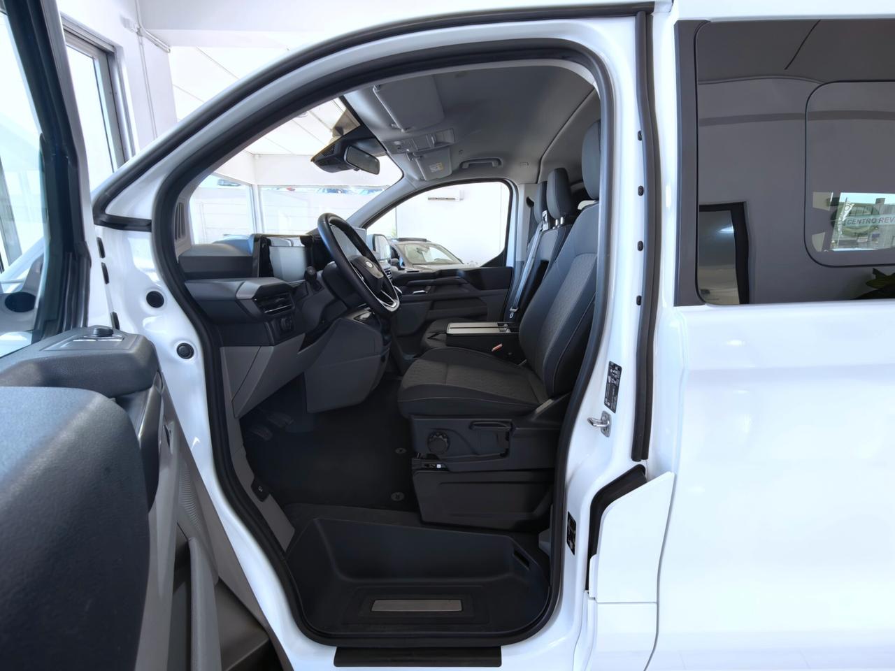 Ford Tourneo Custom V710 320 2.0 ecoblue Titanium 2024