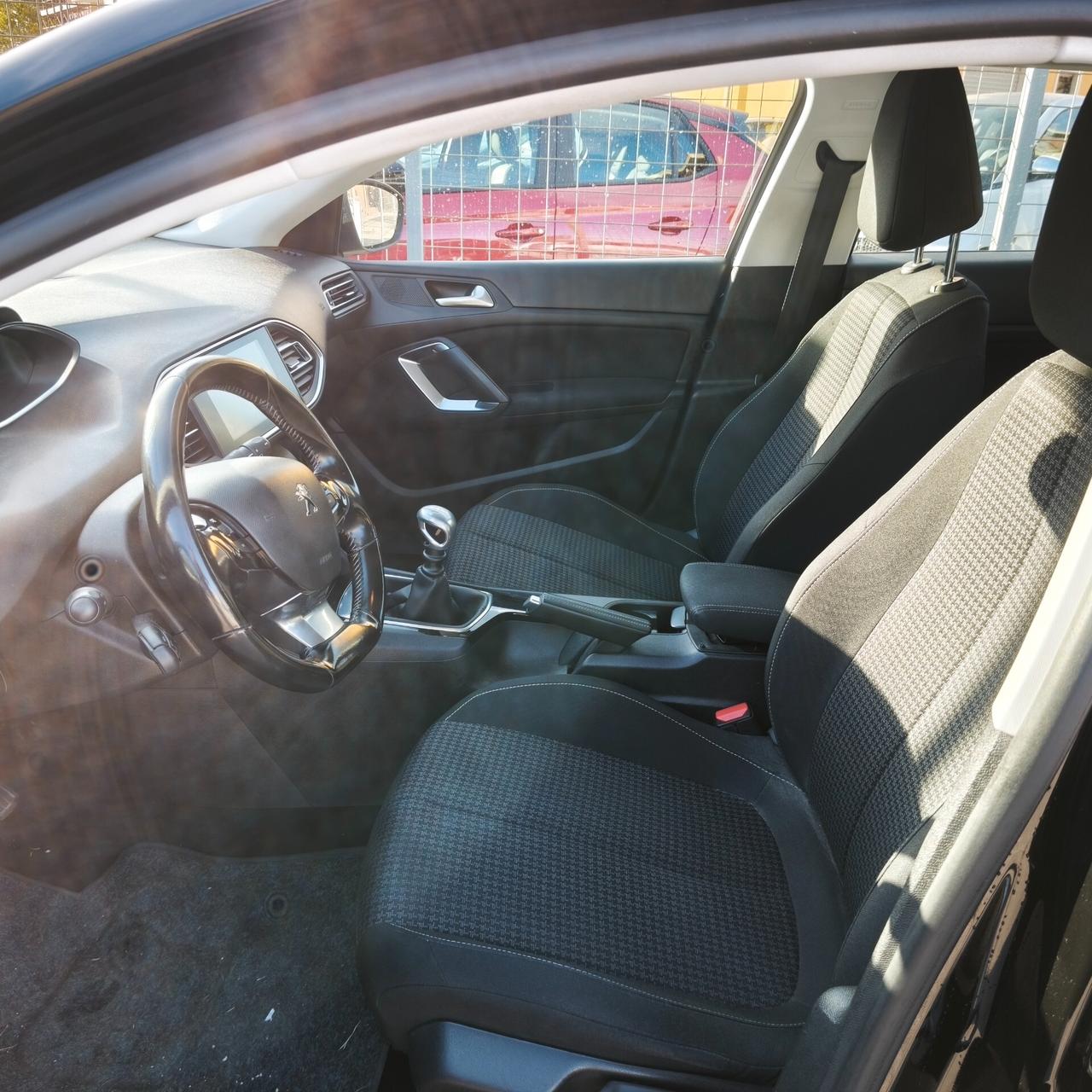 Peugeot 308 BlueHDi 130 S&S Business