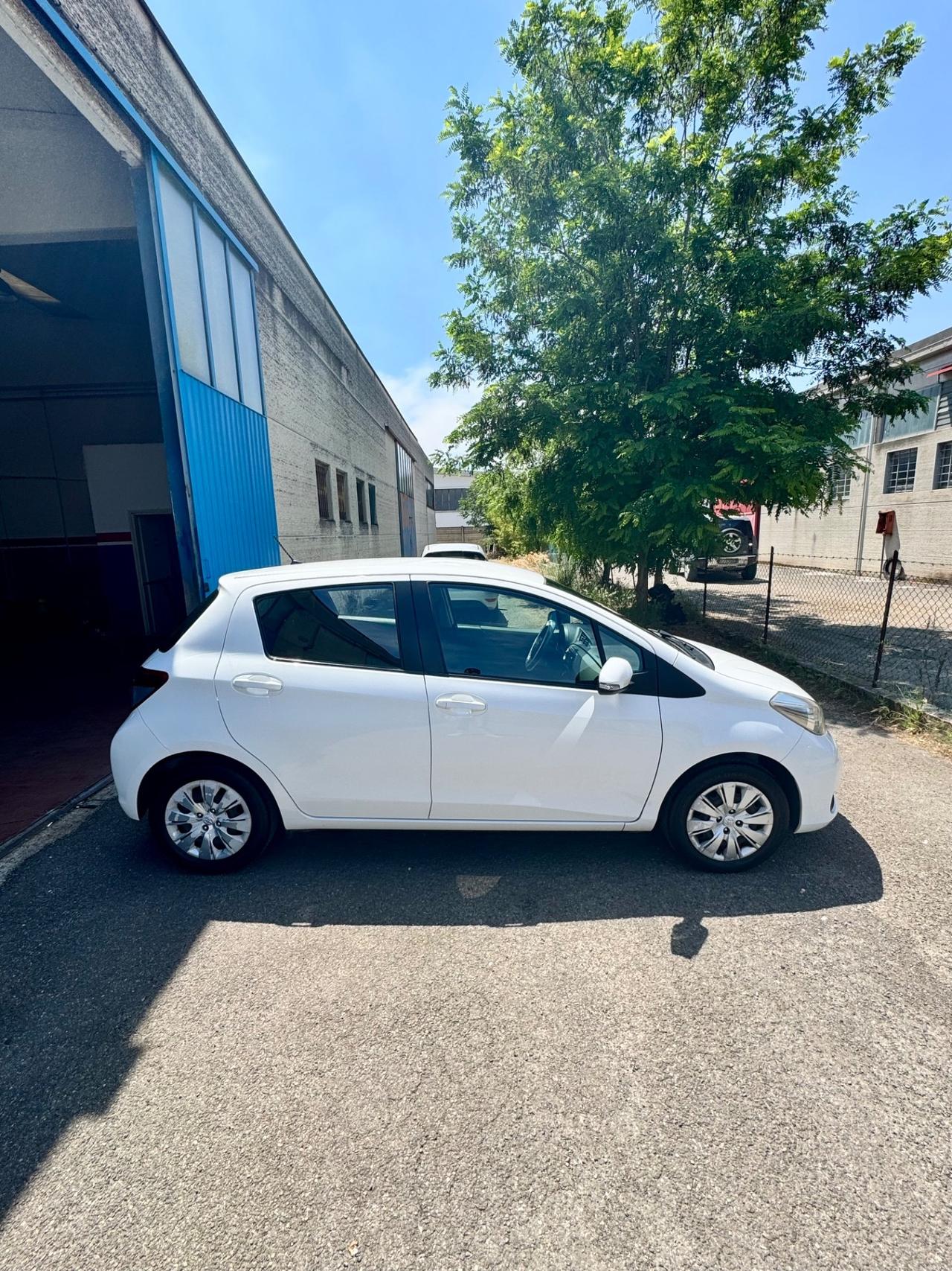 Toyota Yaris 1.0 5 porte Lounge