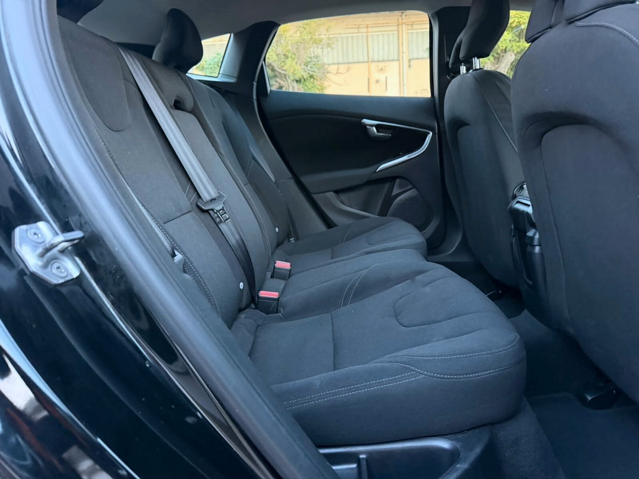 VOLVO V40 2.0 BERLINA DIESEL D2 EURO6B