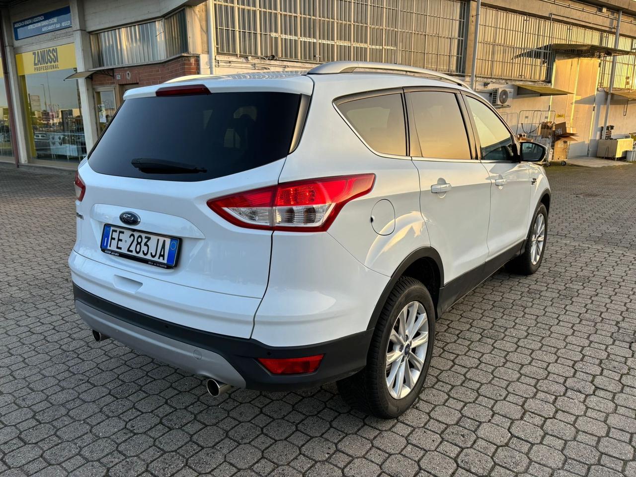 Ford Kuga 2.0 TDCI 150 CV S&S 4WD Powershift Titanium