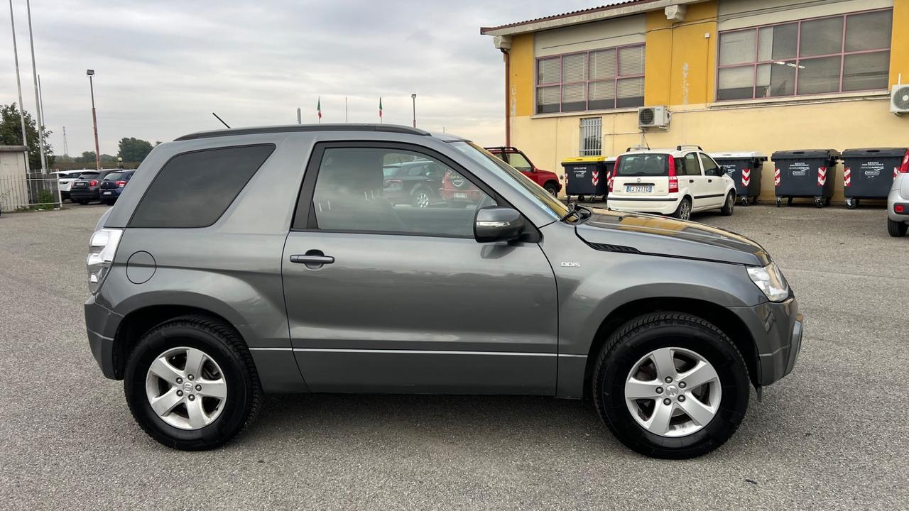 Suzuki Grand Vitara 1.9 DDiS 3p. Special Edition