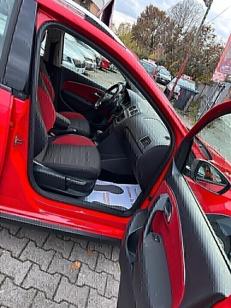 Volkswagen Polo Cross 1.2 TSI DSG - 5 PORTE 90CV (66 KW) - NEOPATENTATI