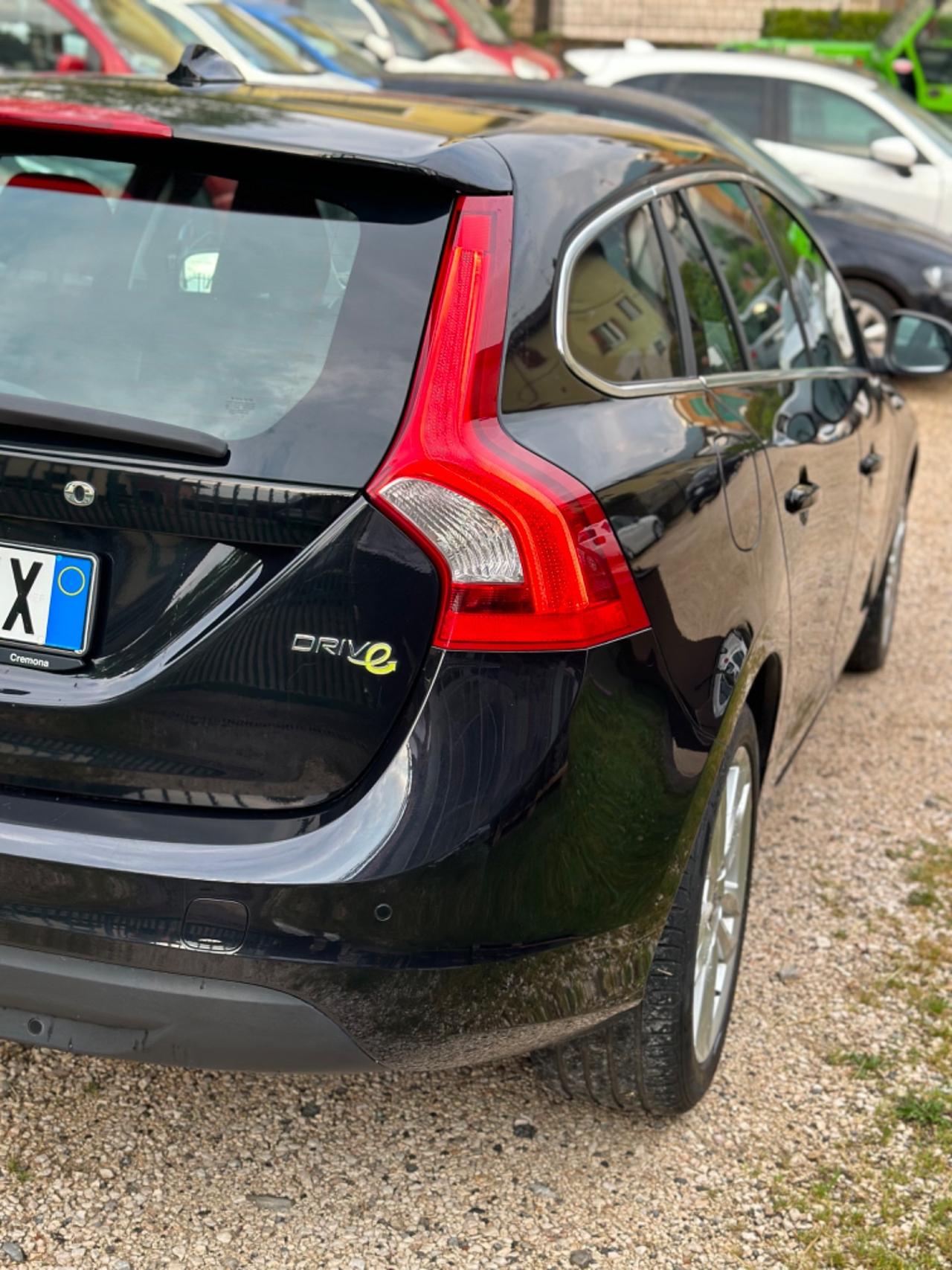 Volvo V60 D2 1.6 MOMENTUM KMCERT GARANZ UNICOPR