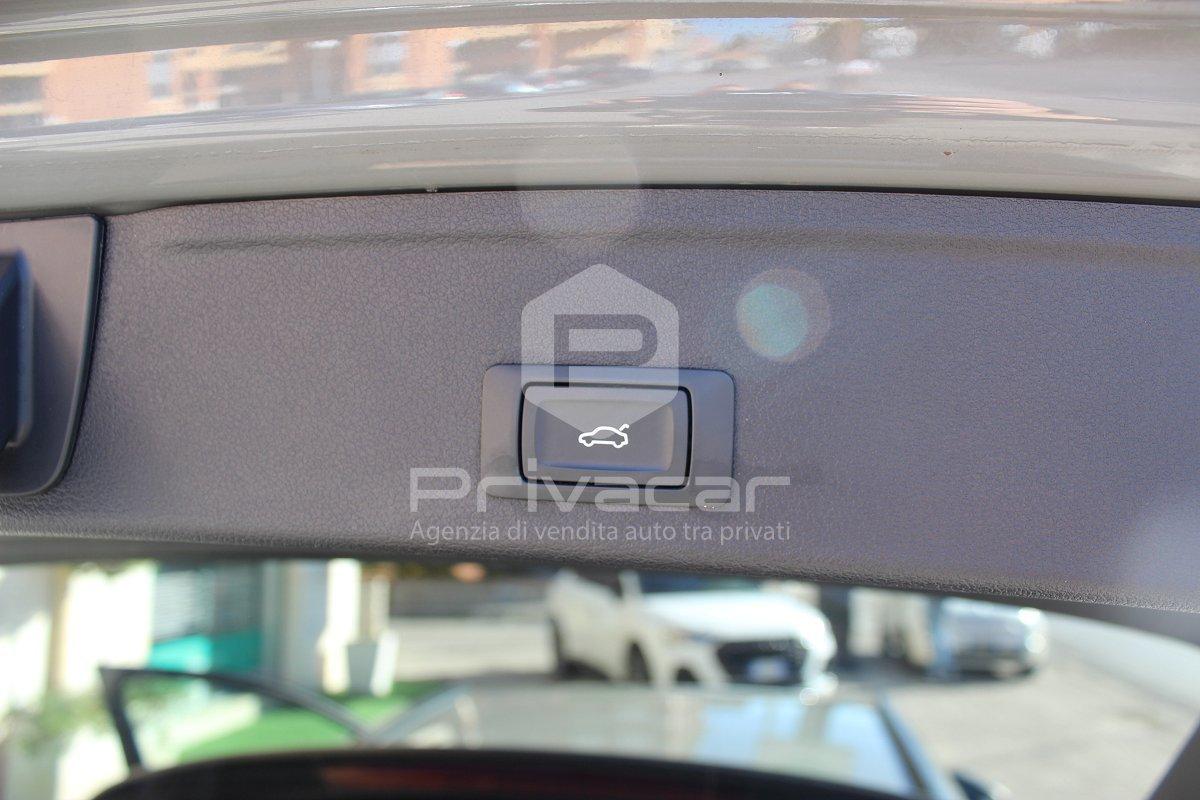 AUDI A4 Avant 2.0 TFSI S tronic g-tron S line edition