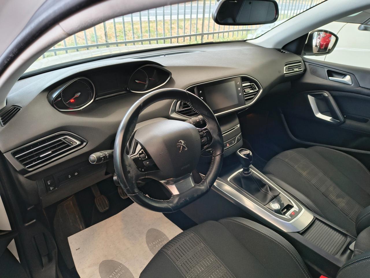 Peugeot 308 PureTech Turbo 130 S&S SW Allure