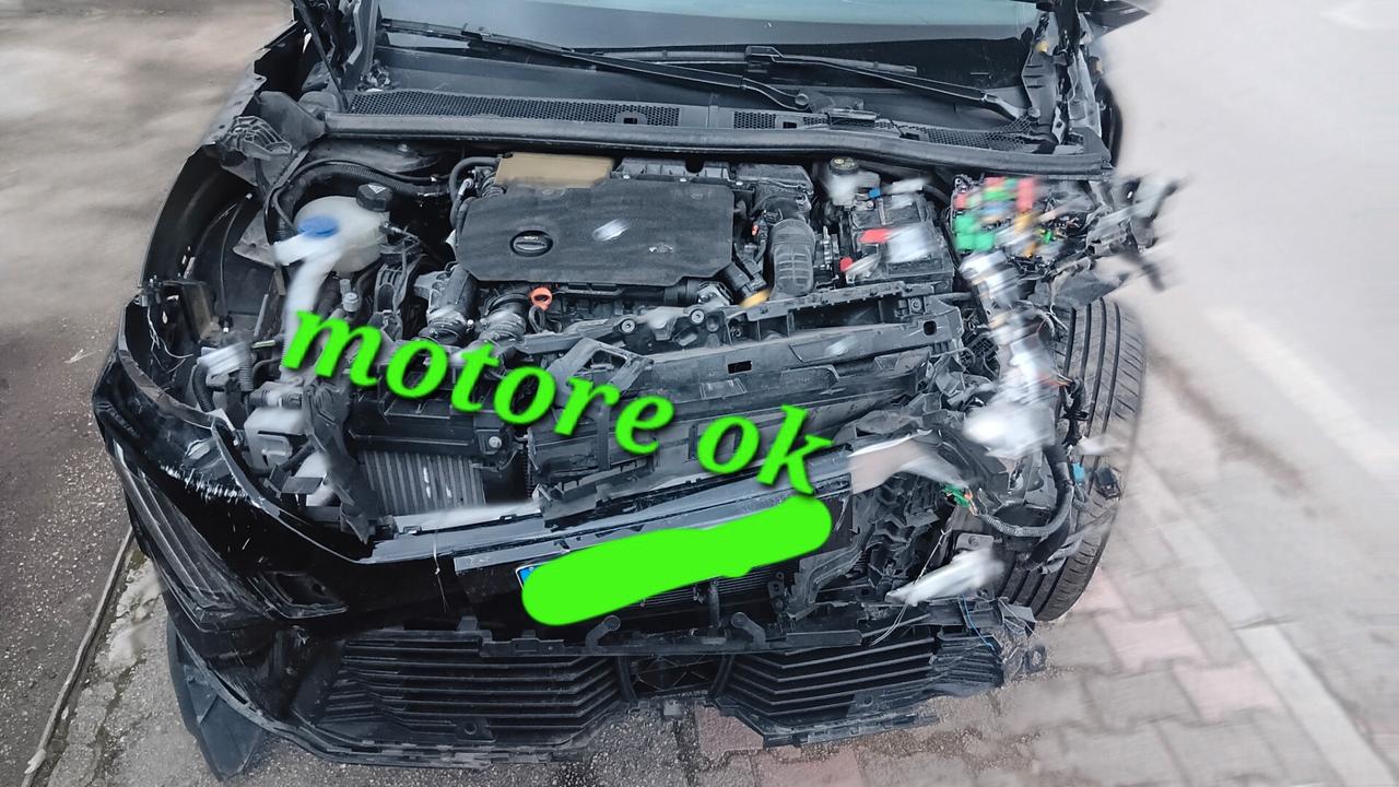 Peugeot 2008 ALLURE INCIDENTATA SINISTRATA MONDIALCARS 12.023