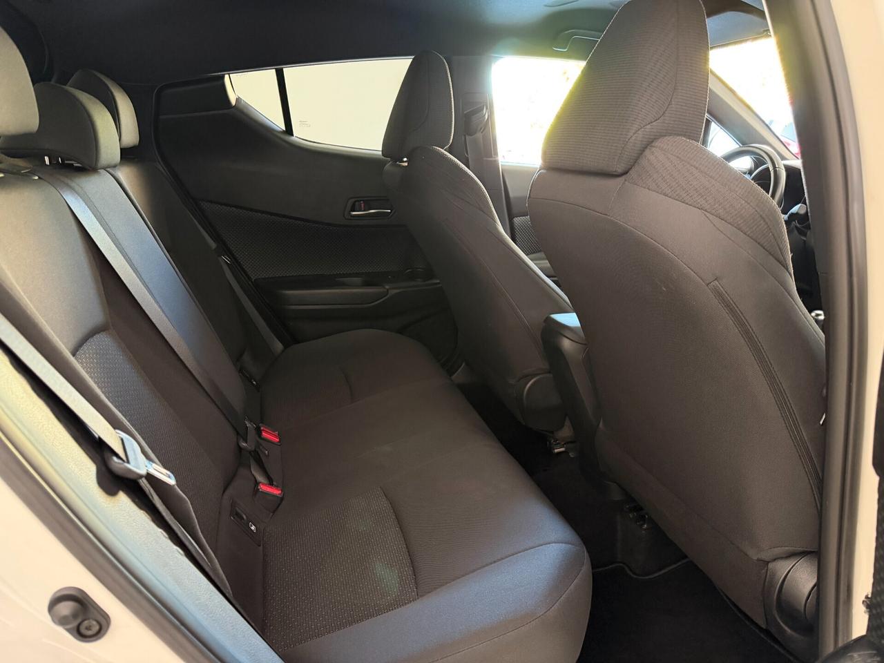 Toyota C-HR 2019 1.8 Hybrid E-CVT Lounge