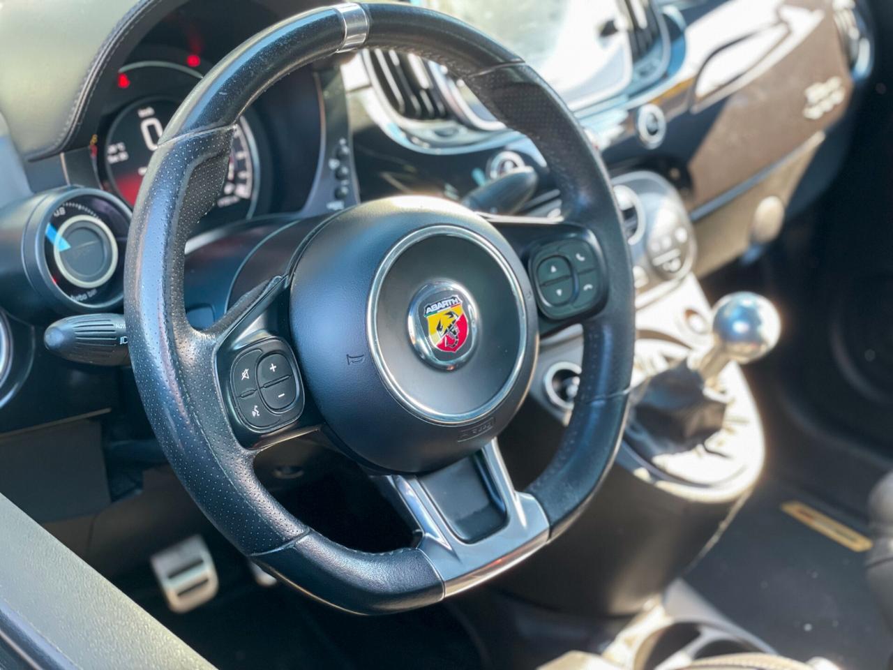 Abarth 595 1.4 Turbo T-Jet 165 CV Scorpioneoro