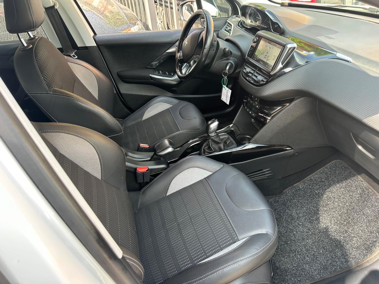 Peugeot 2008 PureTech Turbo 110 EAT6 S&S Black Matt