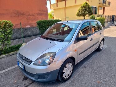 Ford Fiesta 1.4 TDCi 5p. ADATTA AI NEOPATENTATI