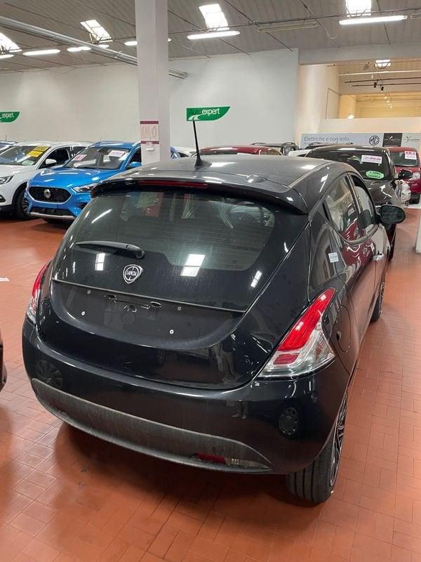 Lancia Ypsilon 1.0 FireFly 5 porte S&S Hybrid Oro