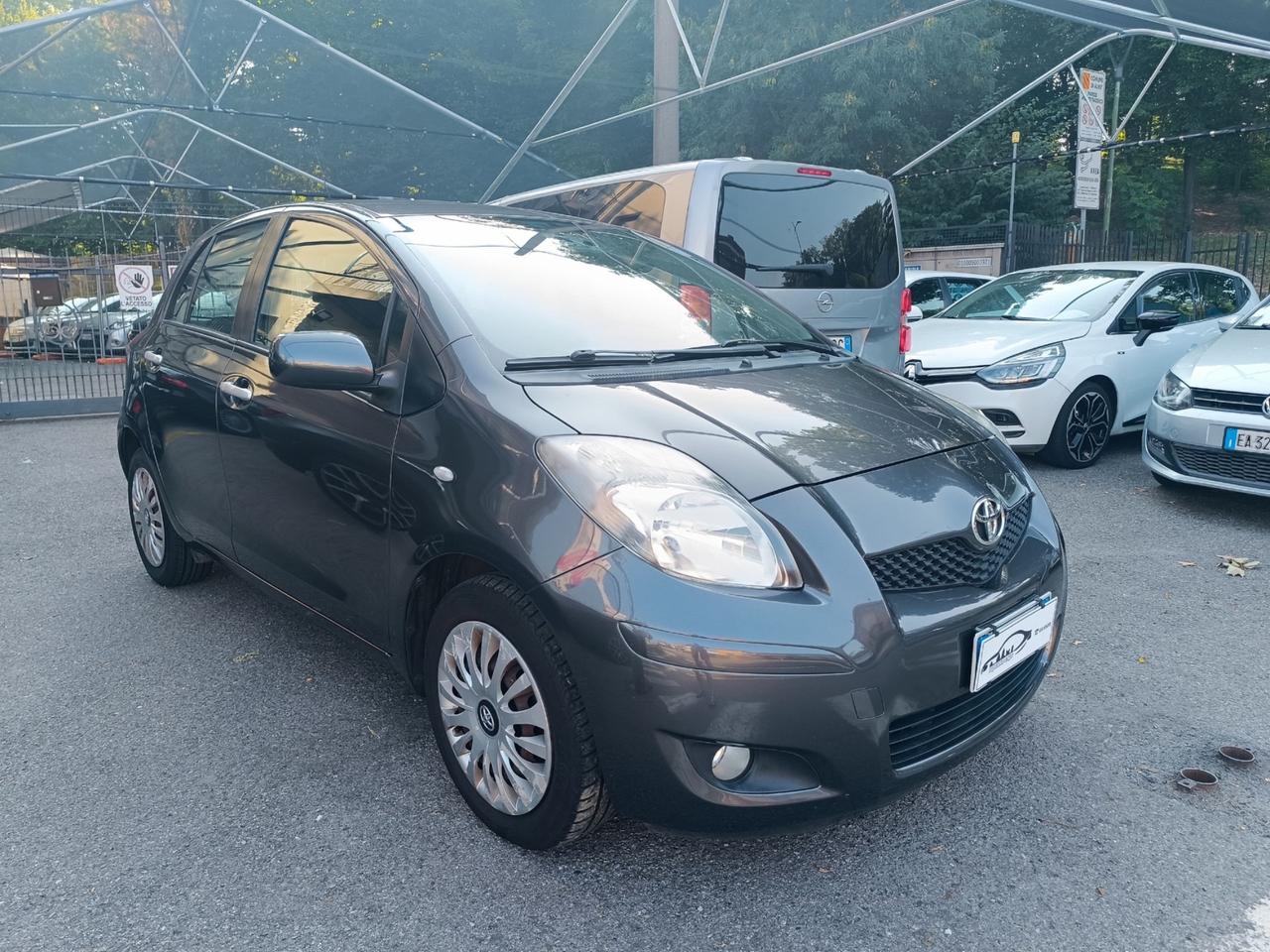 Toyota Yaris 1.3 AUTOMATICA M-MT Sol 2 TRENI GOMME