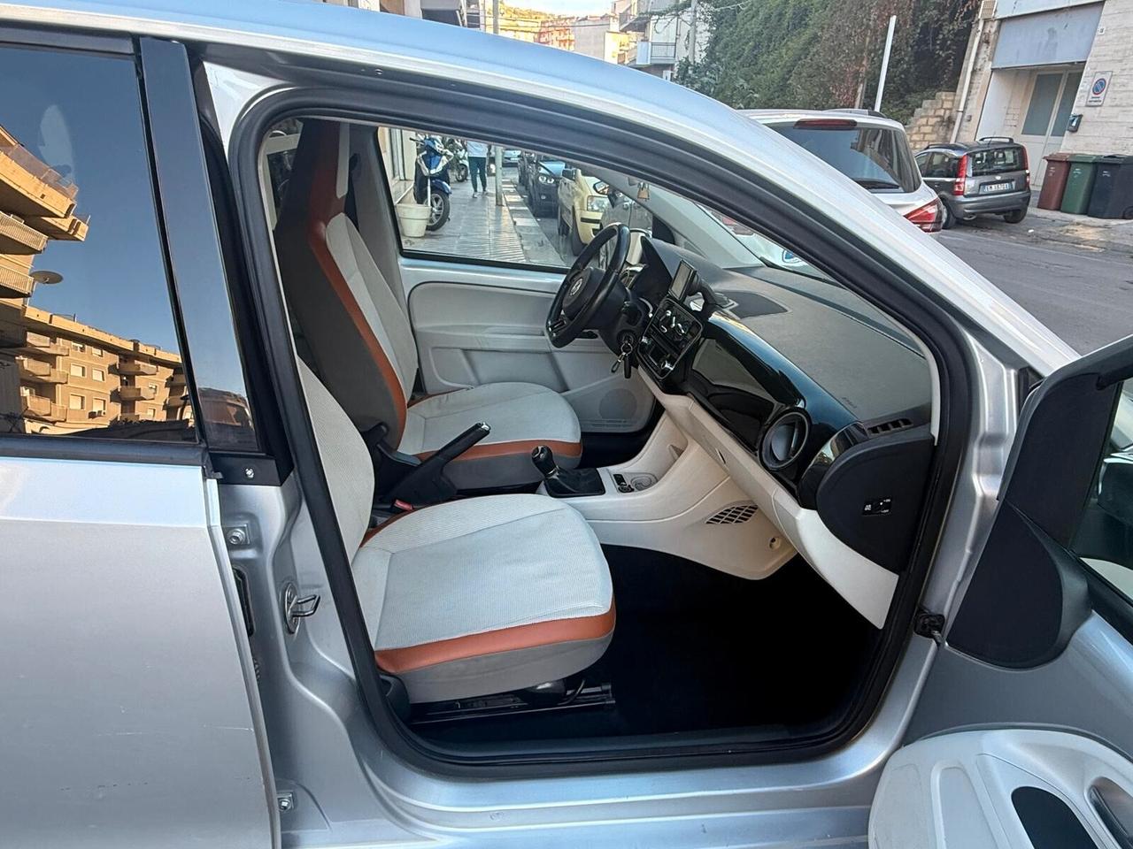 Volkswagen up! 1.0 75 CV 5p. move