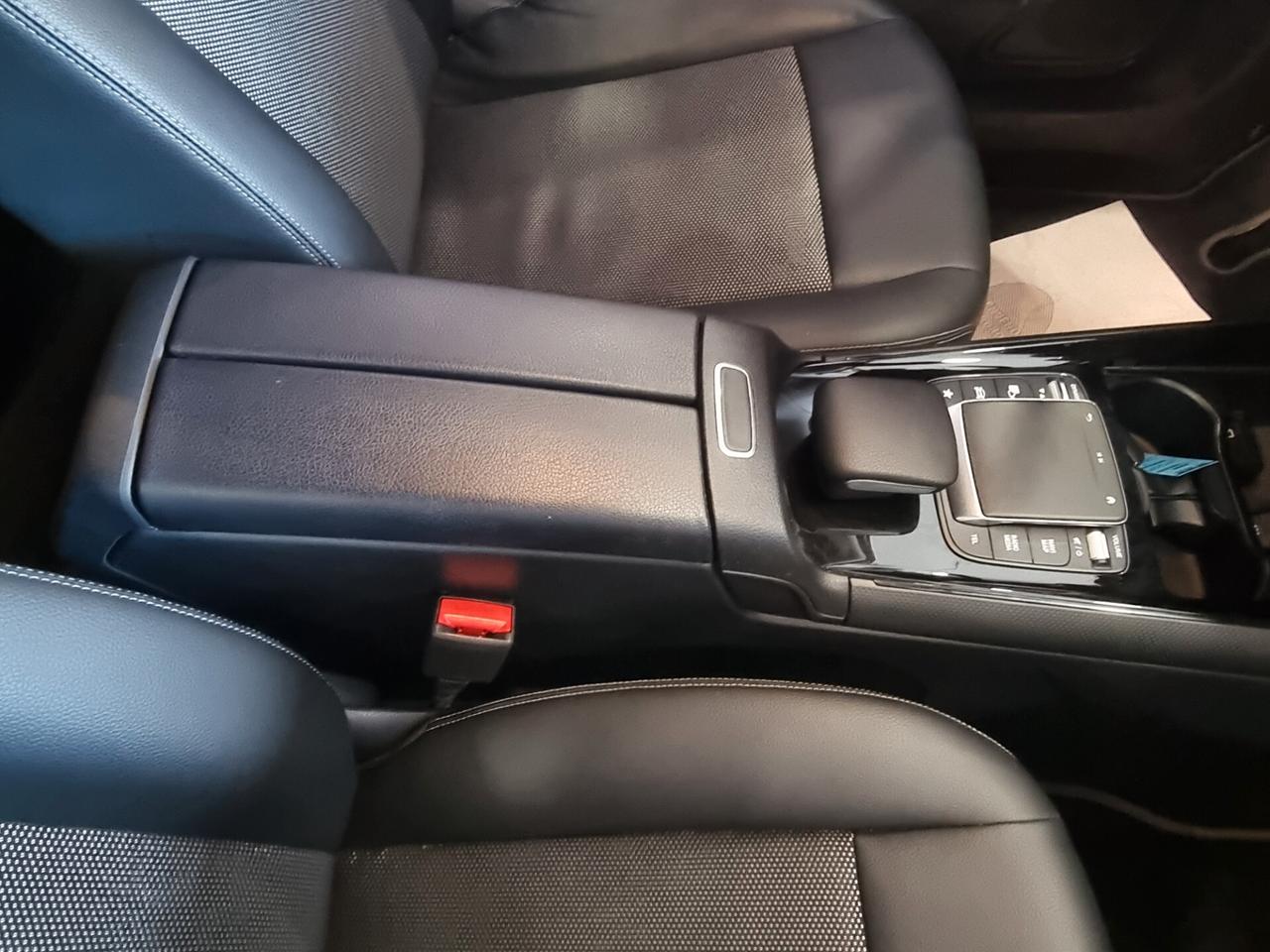 Mercedes-benz GLB 180 d Automatic Executive