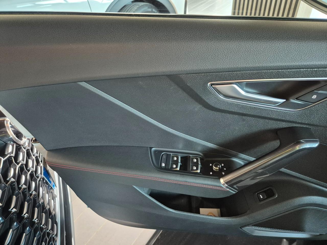Audi Q2 SQ2 TFSI quattro S tronic sport 300 CV