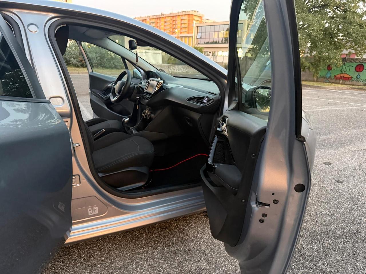Peugeot 208 PureTech 82 Stop&Start 5 porte Signature