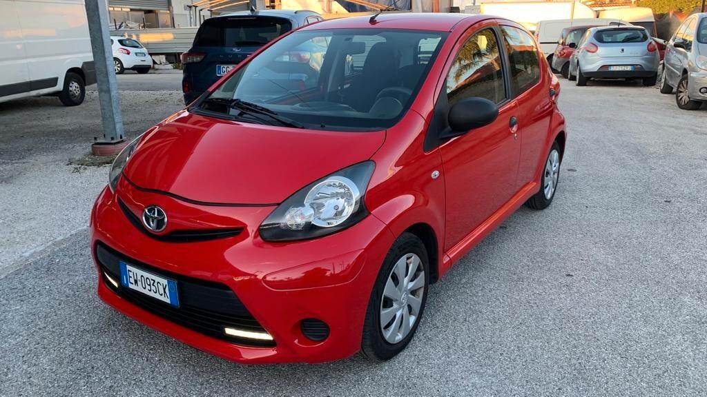 Toyota Aygo 1.0 12V VVT-i 5 porte Lounge Connect