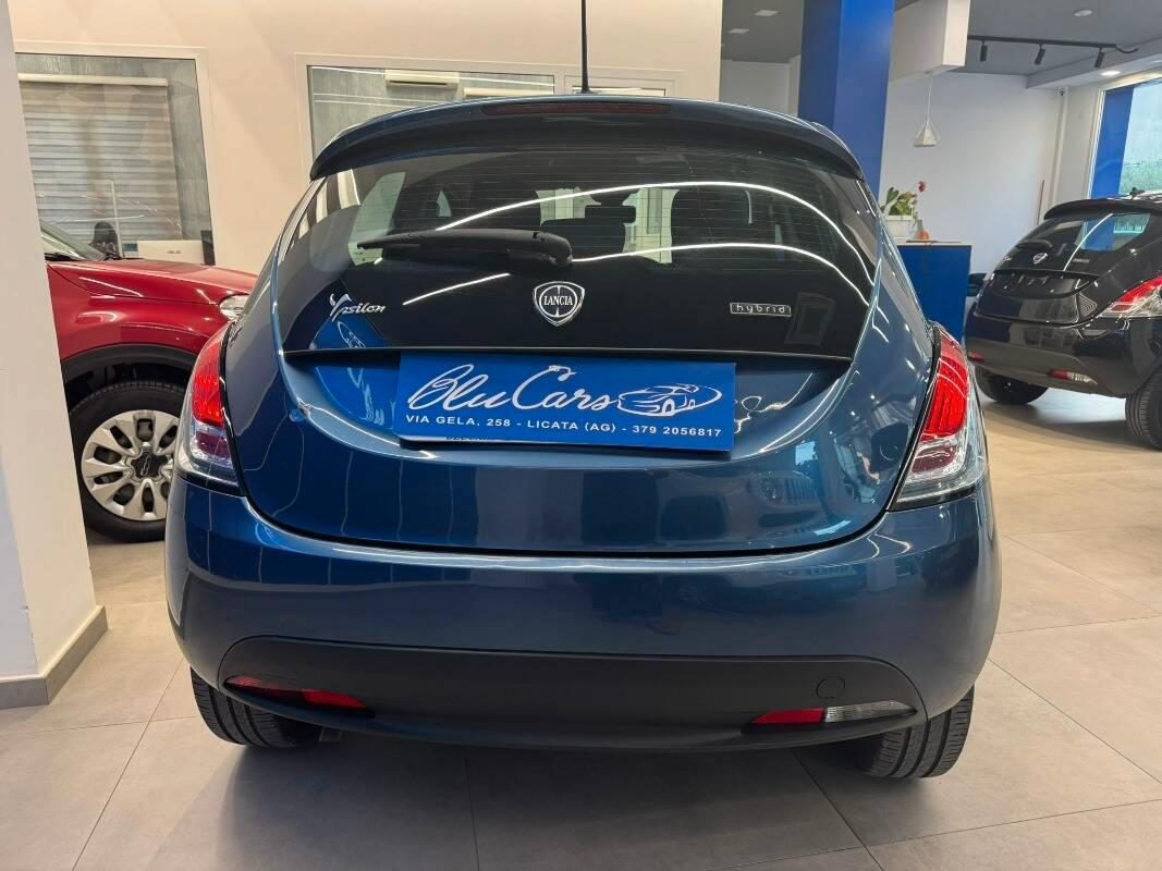 Lancia Ypsilon III 1.0 firefly hybrid Silver s&s 70cv