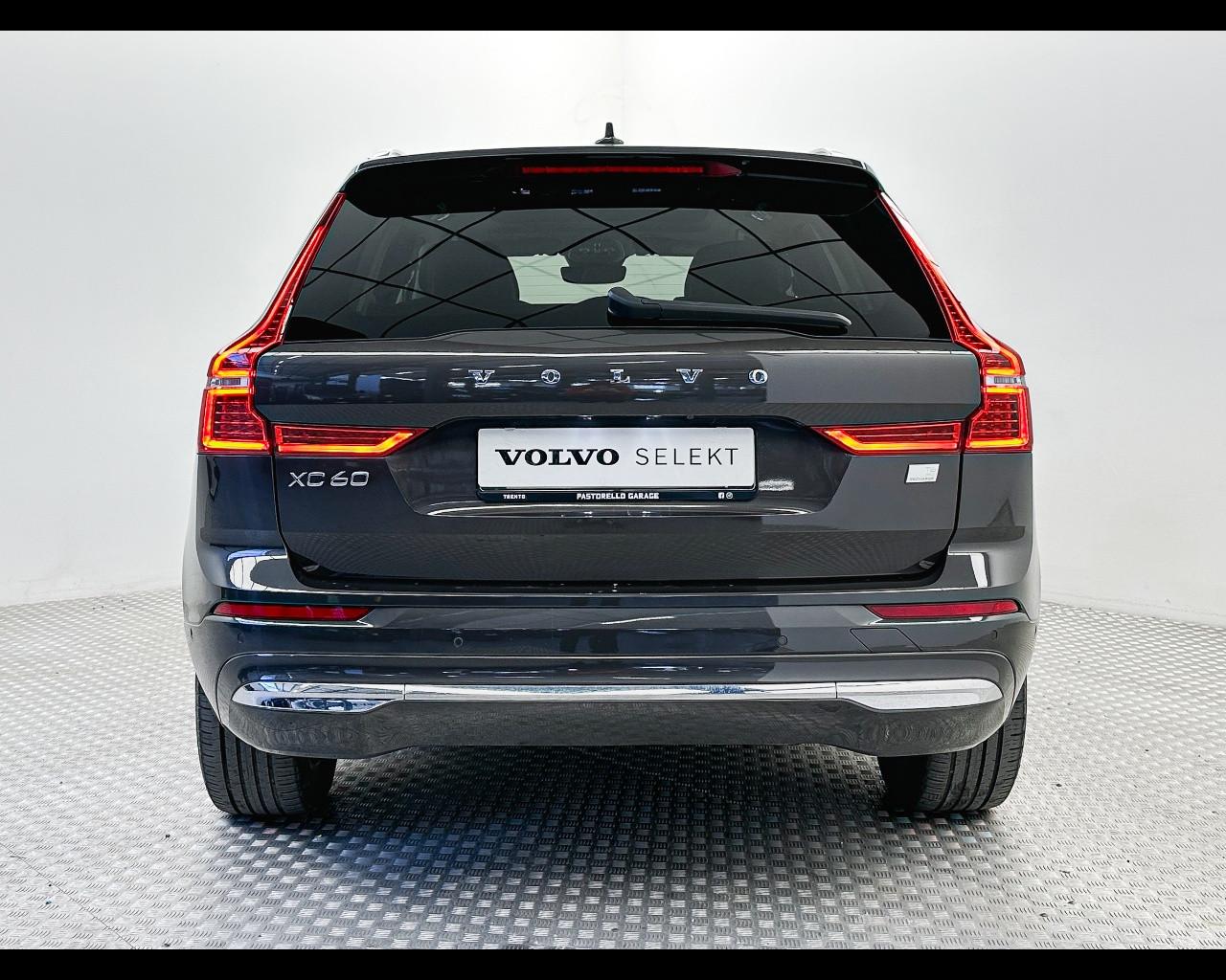 VOLVO XC60 (2017-->) - XC60 T6 Recharge Plug-in Hybrid AWD Inscription