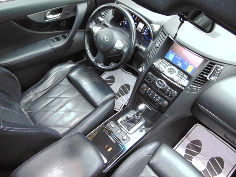 INFINITI QX70 3.0 diesel V6 AT S Premium