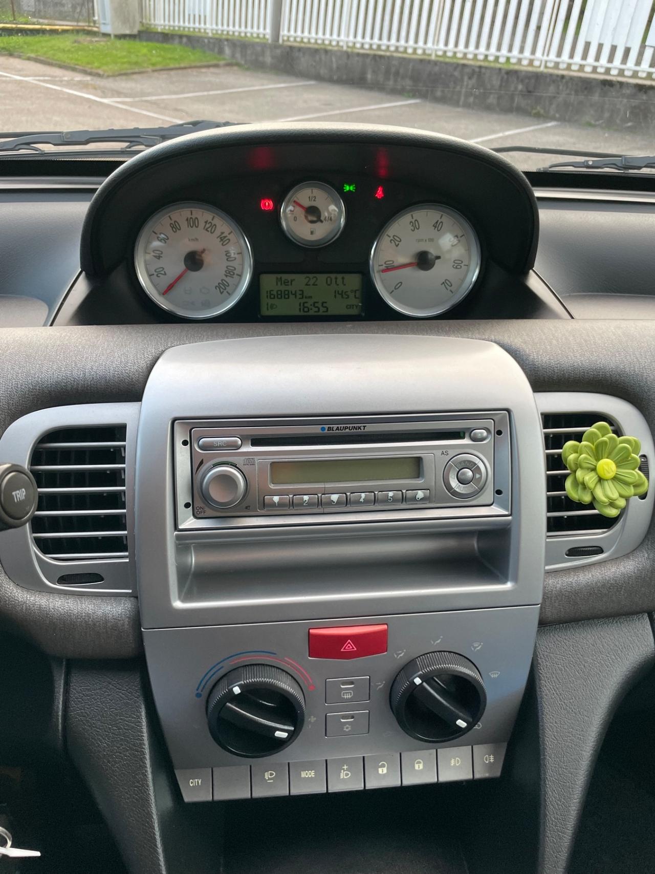 Lancia Ypsilon 1.2 Versus