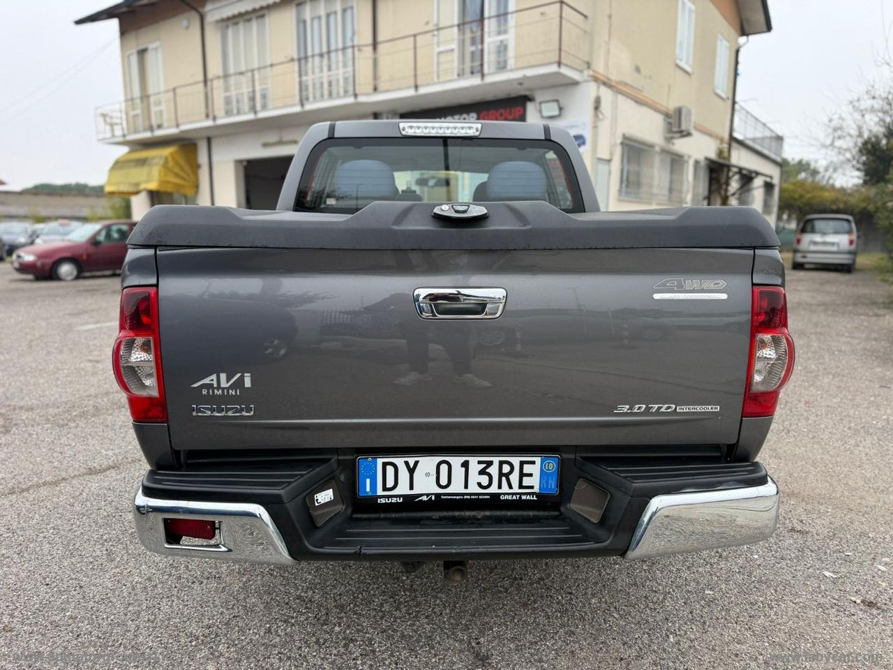 ISUZU D-Max 3.0 TD CAT CREW CAB 4WD PUP.LS AUT.
