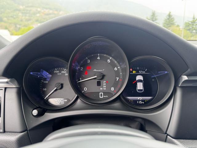 PORSCHE Macan 2.0 T Panorama Sport Chrono IVA Esposta