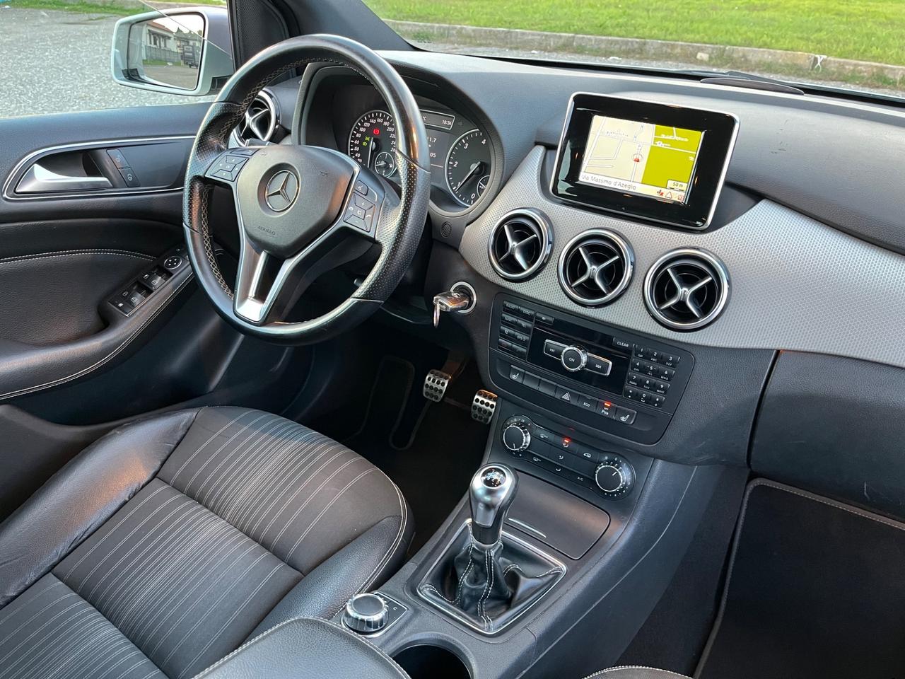 Mercedes-benz B 180 CDI 2013 - PREMIUM —-