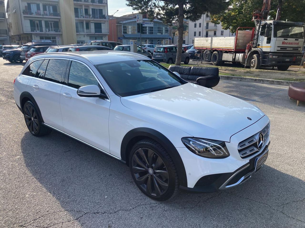 Mercedes-Benz E 220 E-Class E #6086