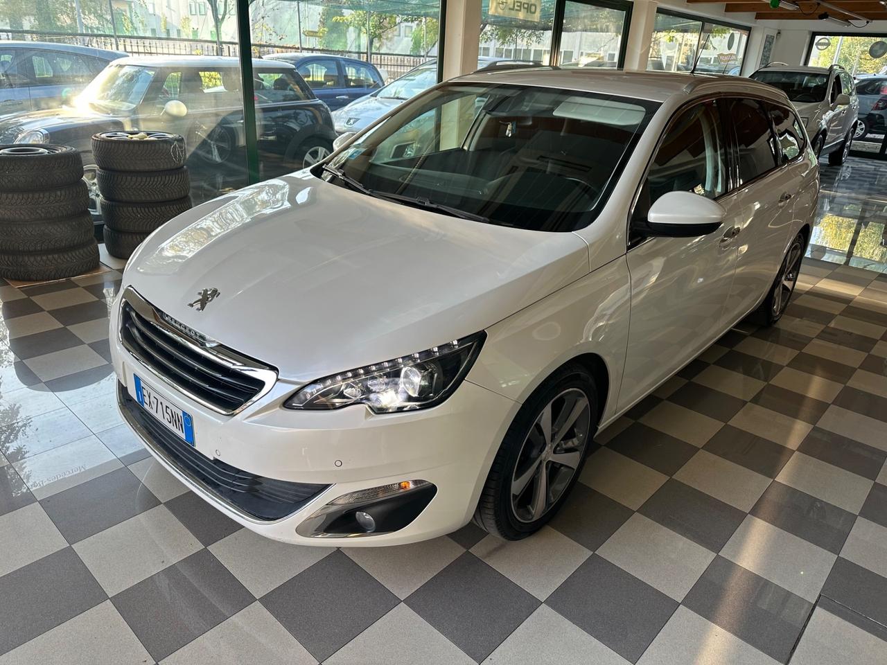 Peugeot 308 PureTech Turbo 130 S&S SW Allure