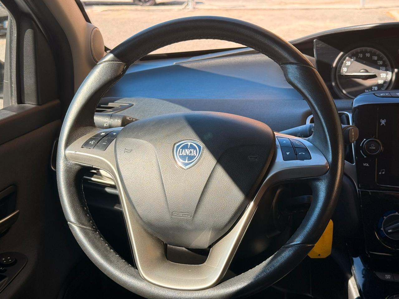 Lancia Ypsilon 1.0 FireFly 5 porte S&S Hybrid Ecochic Gold