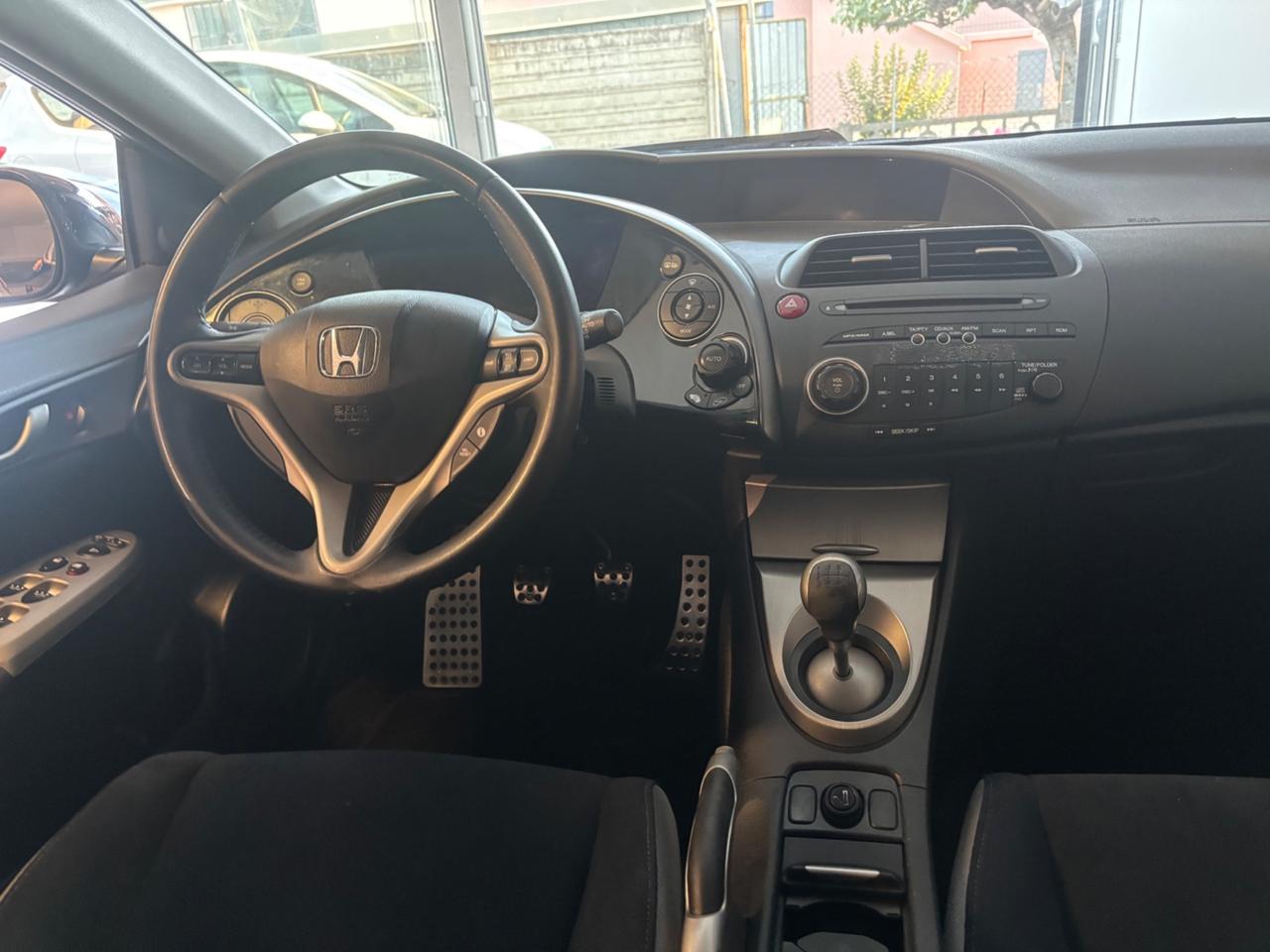 Honda Civic 1.8 i-VTEC 5p. Exclusive LE