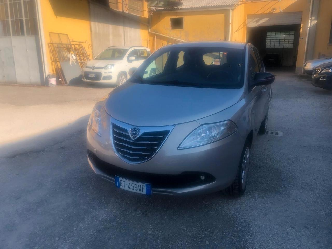 Lancia Ypsilon 0.9 TwinAir 85 CV 5 porte Metano Ecochic Gold
