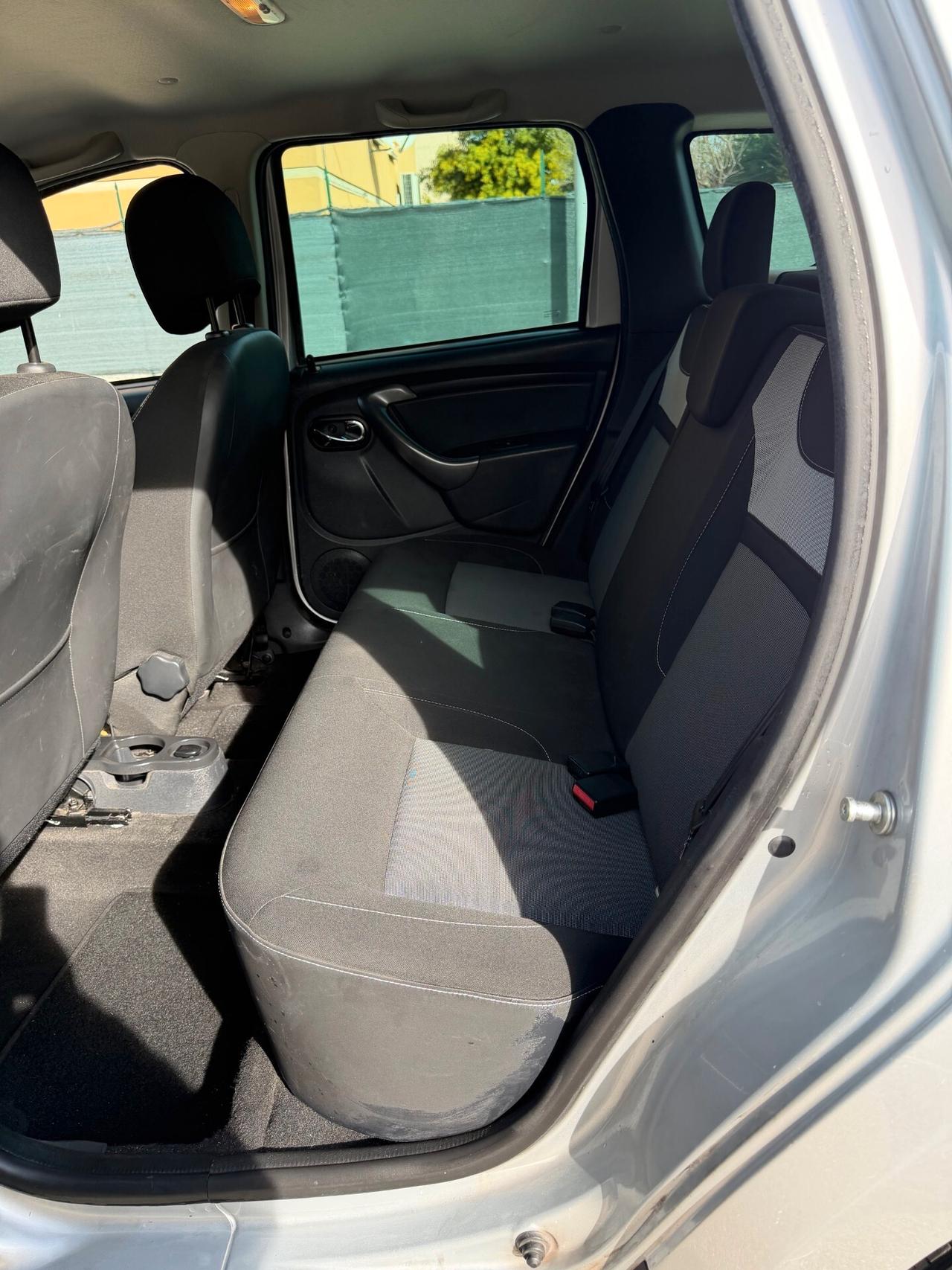 Dacia Duster 1.5 dci - NEOP. - NAV. - 12 MESI DI GARANZIA -