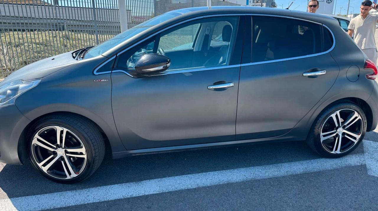 Peugeot 208 BlueHDi 100 5 porte GT Line