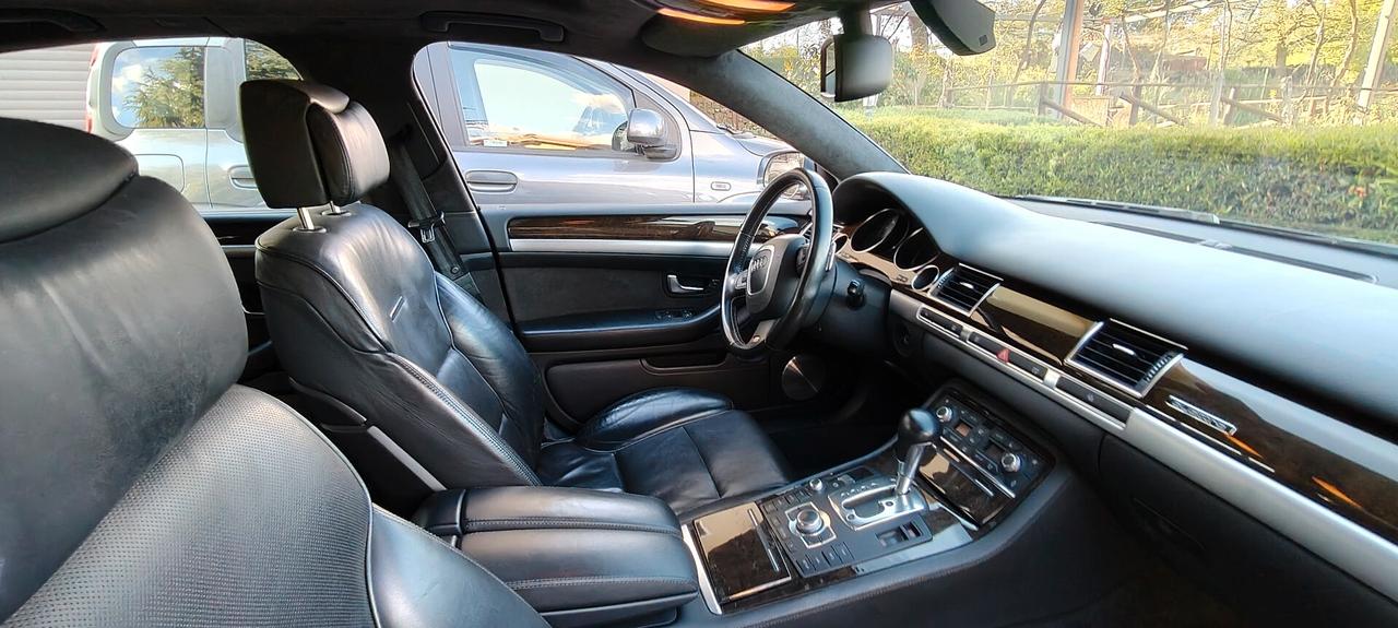 Audi A8 S8 5.2 V10 quattro tiptronic