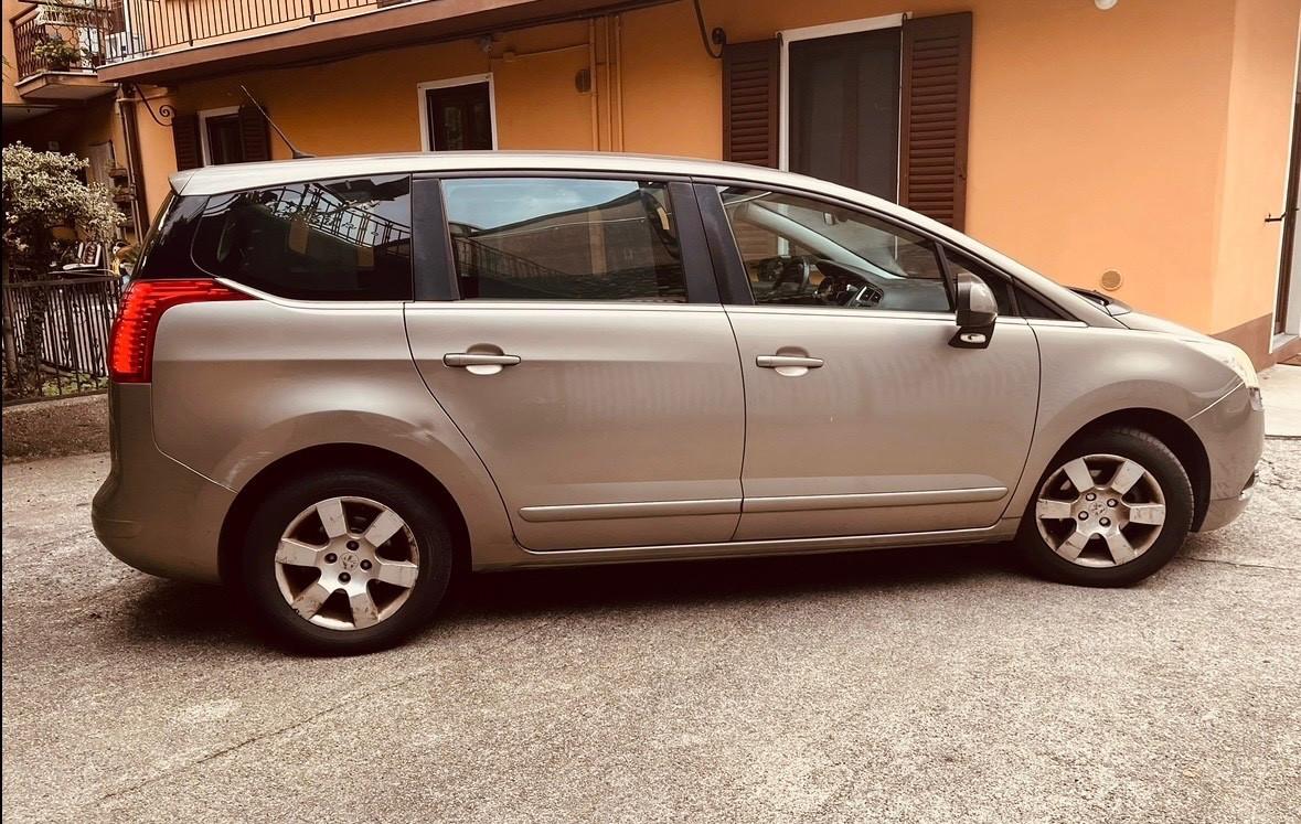 Peugeot 5008 1.6 HDi 112CV Business