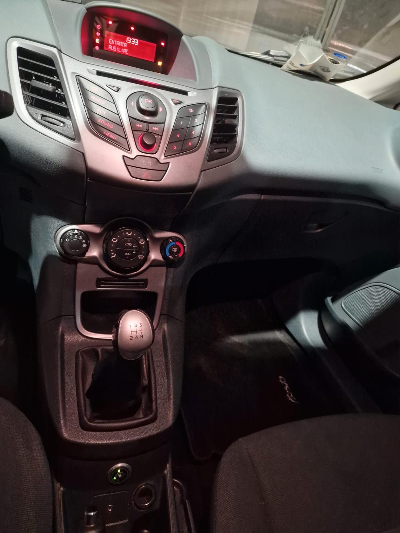 Ford Fiesta 1.4 5 porte Bz.- GPL Titanium